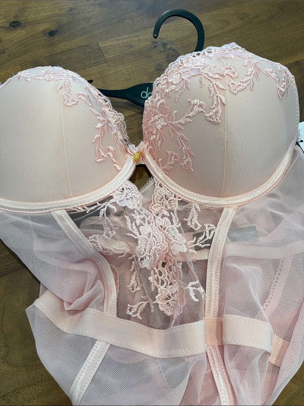 Daisy Fuentes Blush Pink Embroidered Lace Teddy - Picture 3 of 5